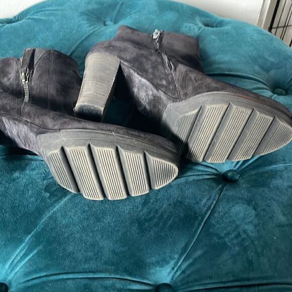 PAUL GREEN SZ 9 black sued zip up booties - Picture 4 of 5